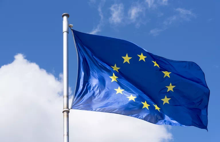 Programy unijne dla firm 2026 -2027 – przegląd i kluczowe decyzje po uzyskaniu dotacji